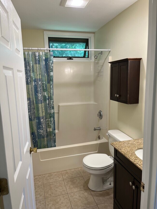 Foto del edificio - 103 Village Heights Rd