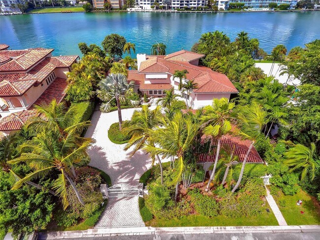 Foto del edificio - 122 Bal Bay Dr