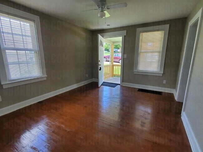 Building Photo - 1743 Gellenbeck St 3BR/1.5BA (Cincinnati)