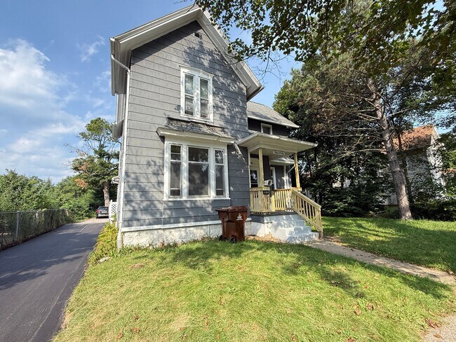 Foto del edificio - 306 N Elm Ave