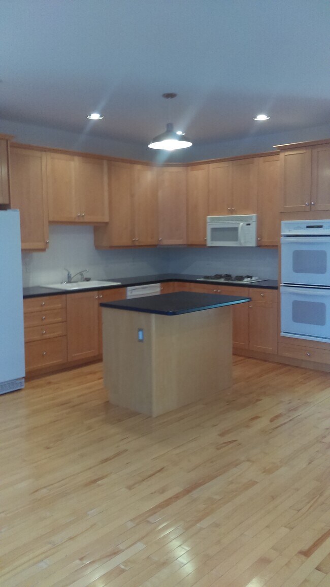 Building Photo - 1118 Brians Way