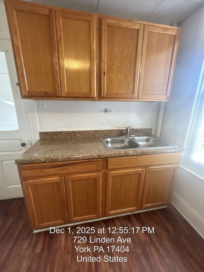 Building Photo - 727 Linden Ave