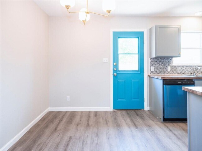 Foto del edificio - 2524 Glen Springs Way
