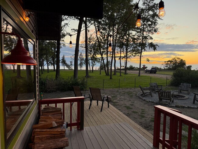 Foto del edificio - 7258 Beach Dr