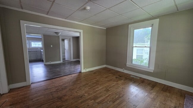 Building Photo - Renovated Cottage for Rent