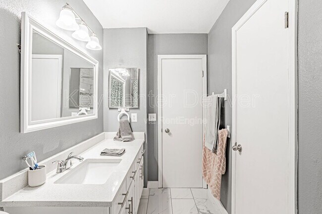 Foto del edificio - 18747 E Carmel Cir