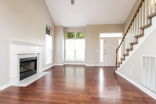 Building Photo - 131 Braxton Ln E