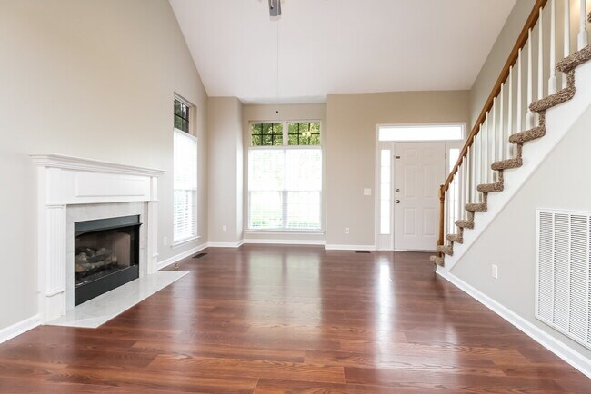 Foto del edificio - 131 Braxton Ln E