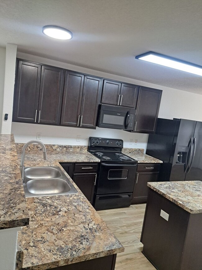 Foto del edificio - Modern 3-Bedroom Home Available Now!