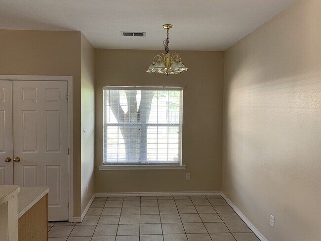 Foto del edificio - 612 Townplace Dr