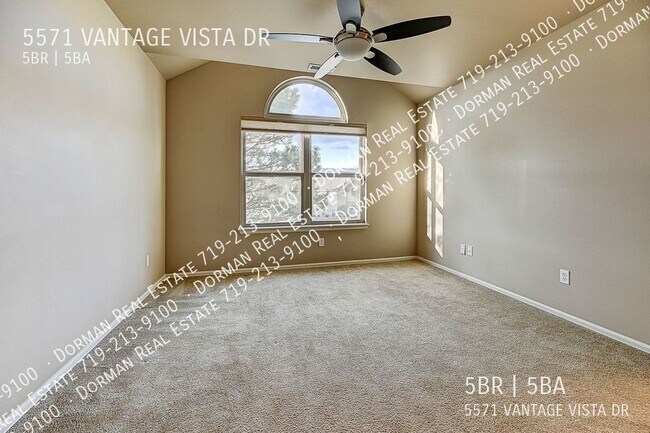 Foto del edificio - Single Family with Finished basement