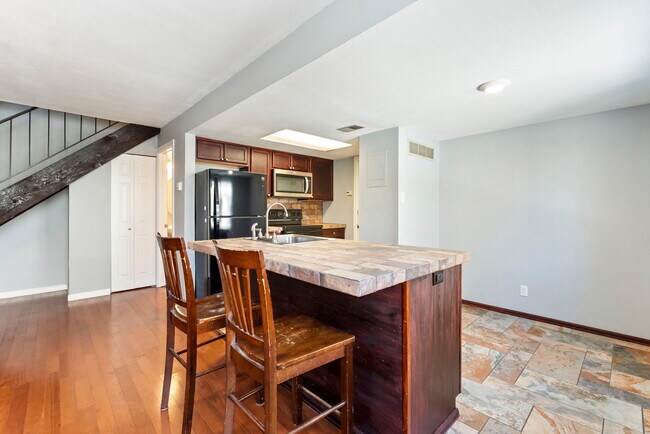 Foto del edificio - 4882 Sonata Dr