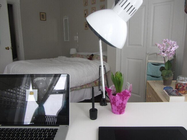 Building Photo - 9 Medford