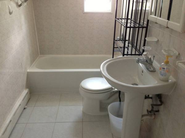 Building Photo - 20 Cedar St