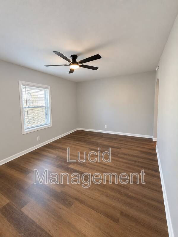 Photo - 4411 Gatewood Avenue House