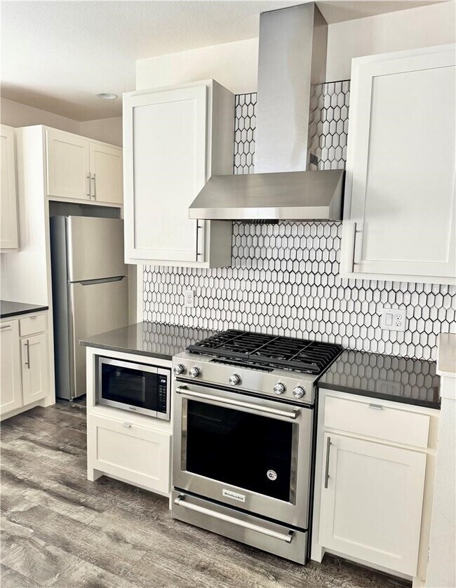 Building Photo - 1145 N Academy Ave