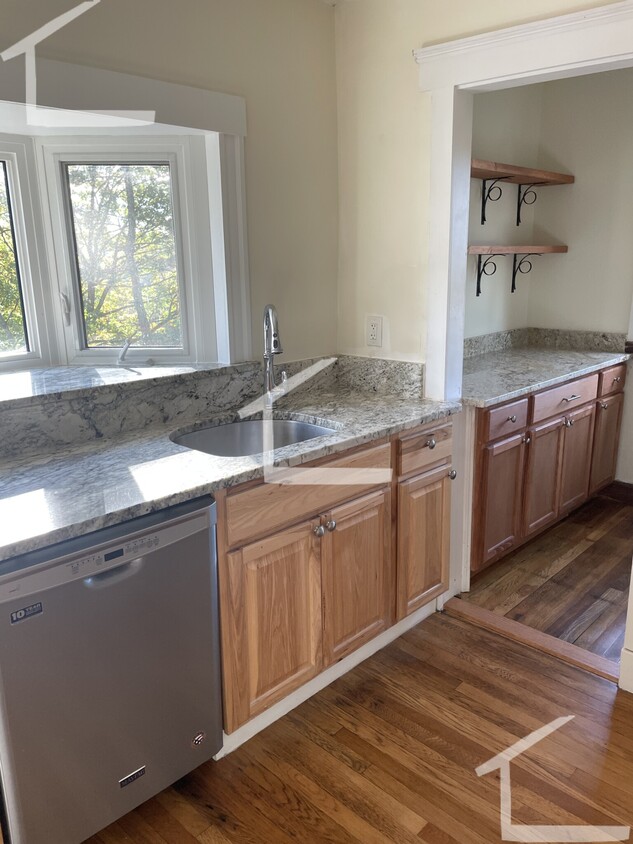 Foto principal - 50 Larch St