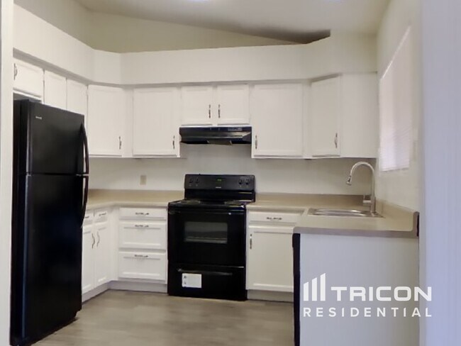 Foto del edificio - 8921 W Echo Ln