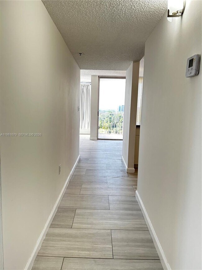 Foto del edificio - 1700 NW N River Dr