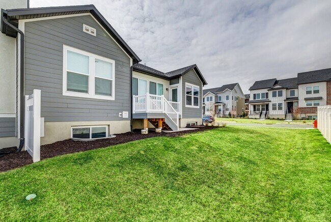 Building Photo - 4642 W Hemsworth Ln