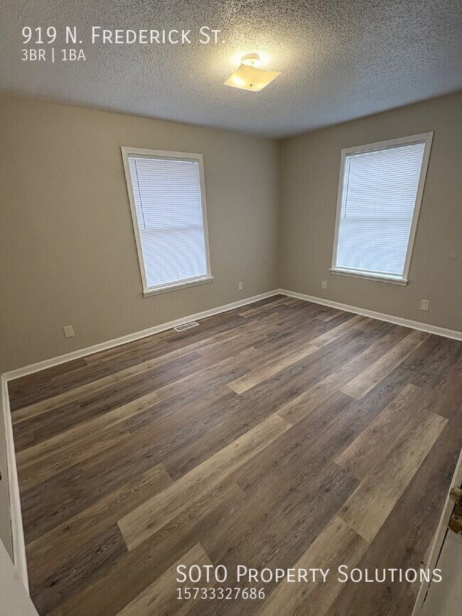 Foto del edificio - 919 N Frederick St