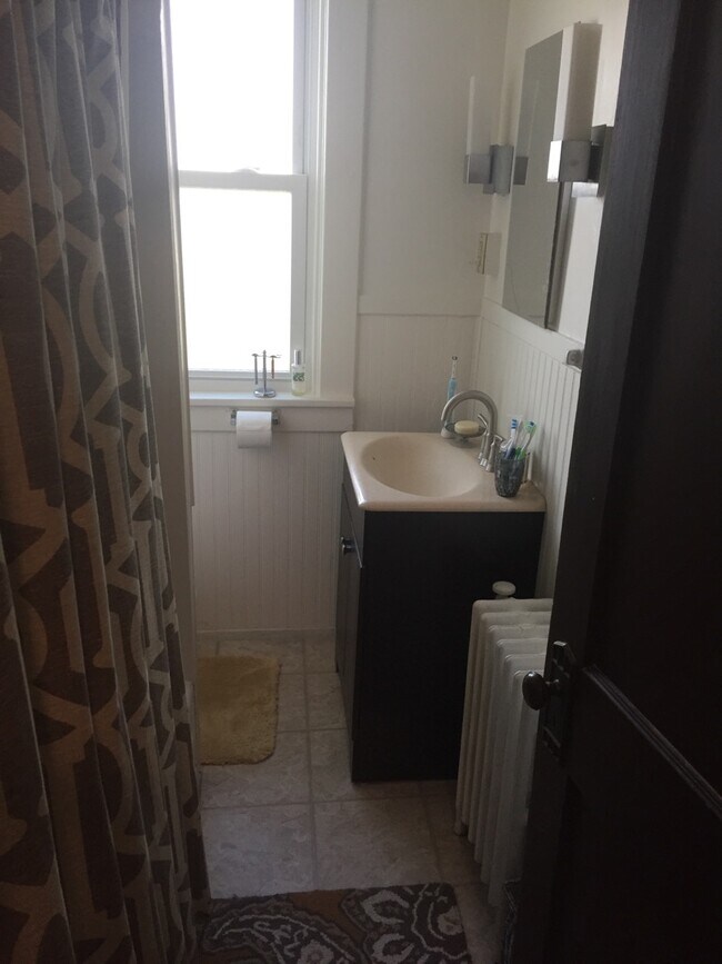 Baño - 2916 Mattern Ave