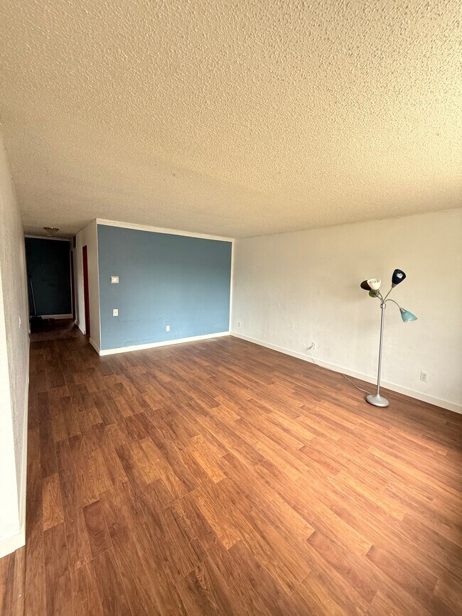 Foto del edificio - 728 Halley Ave