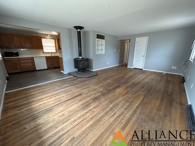 Building Photo - Cute 3 bedroom home!