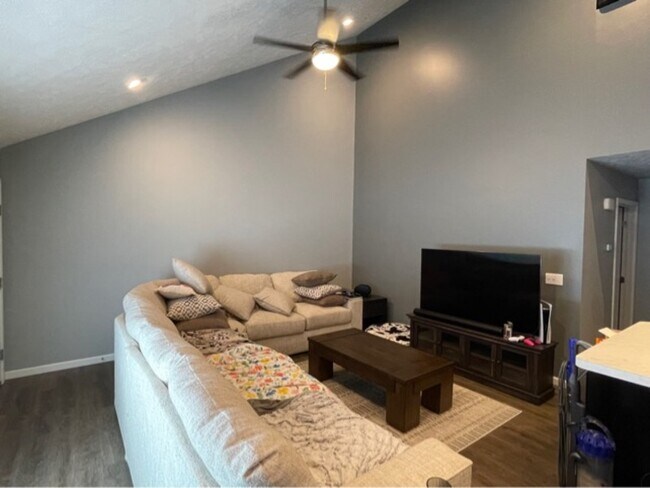 Foto del edificio - 2304 W George St