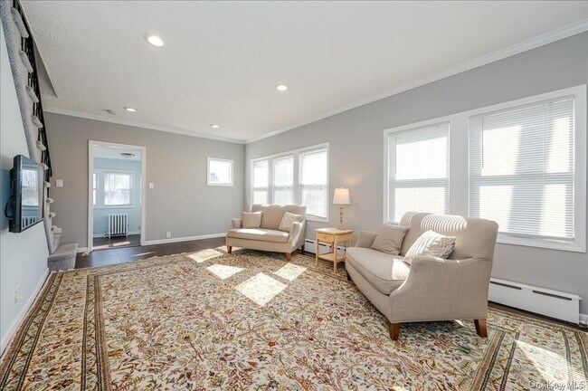 Foto del edificio - 311 E Market St