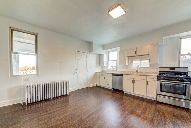 Building Photo - Available June | Beautiful 4 Bedroom Home ...