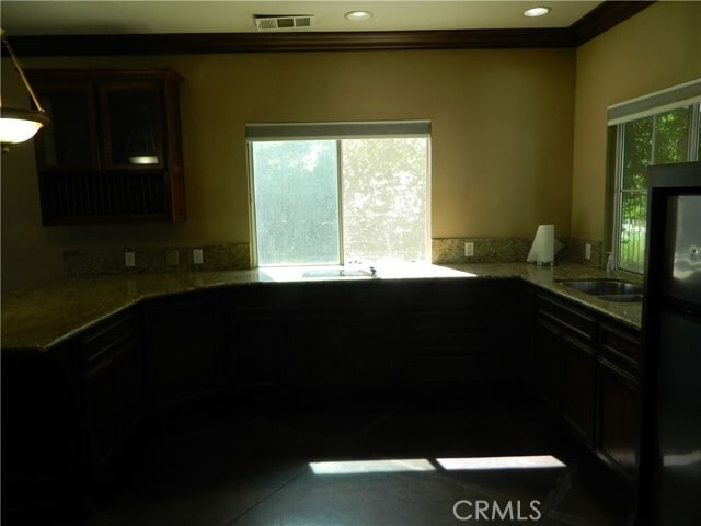 Building Photo - 4108 Crestview Dr