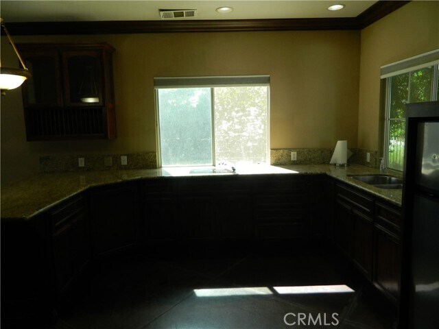 Foto del edificio - 4108 Crestview Dr