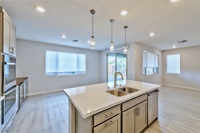 Foto del edificio - 7046 Onyx Mound St