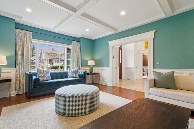 Foto del edificio - 57 Overbrook Dr