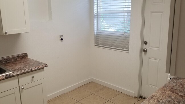 Building Photo - 3039 Belden St