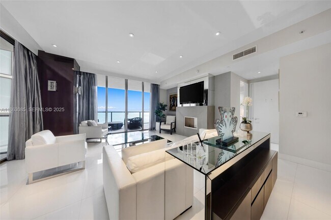 Foto del edificio - 9701 Collins Ave