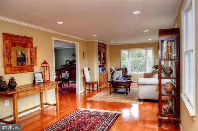 Building Photo - 900 Cantle Ln