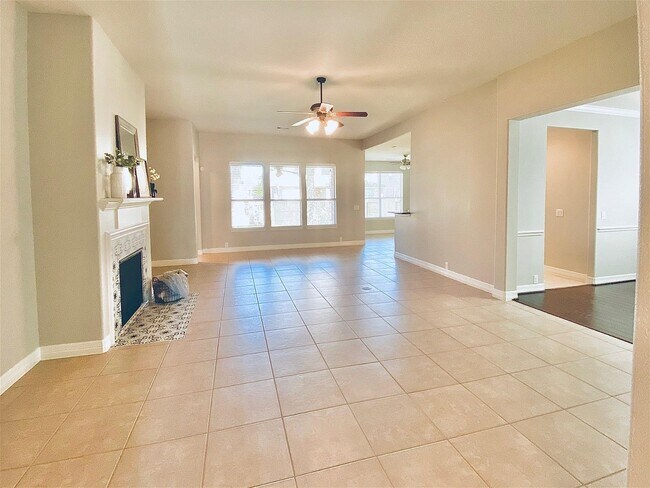Building Photo - 147 Clearmont Place, Montgomery, TX 77316 ...