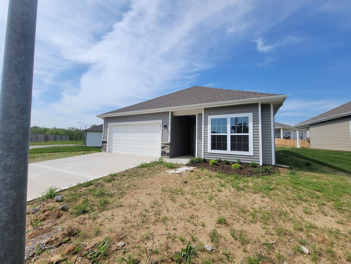 12350 NW Shannon Ave, Kansas City, MO 64153 House Rental in Kansas