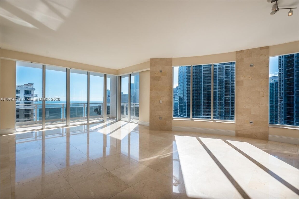 Primary Photo - 901 Brickell Key Blvd