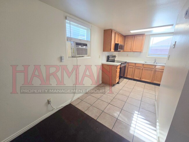Foto del edificio - 697 600 W