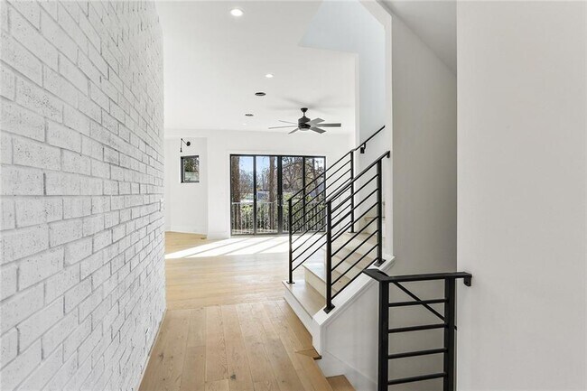 Foto del edificio - 2985 Lookout Pl NE