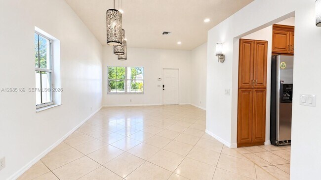 Building Photo - 908 Tanglewood Cir