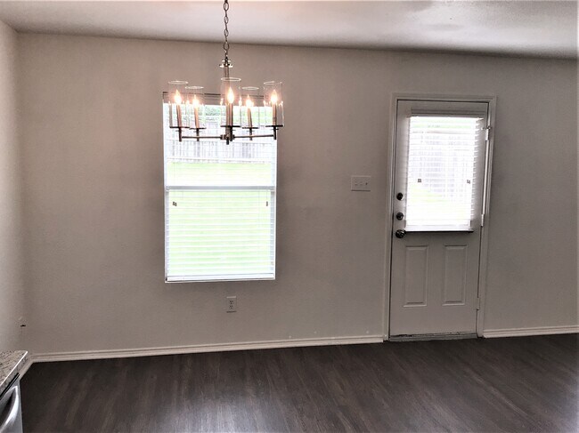 Foto del edificio - 5912 Parkview Hills Ln