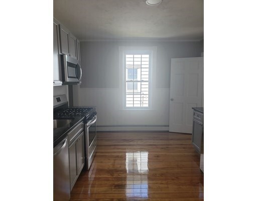 Building Photo - 240 Beacon St