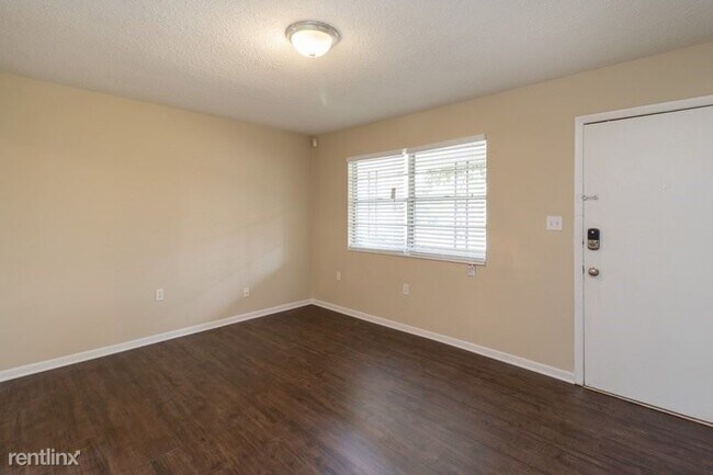 Building Photo - 3 br, 1 bath House - 4051 Ester Dr SW