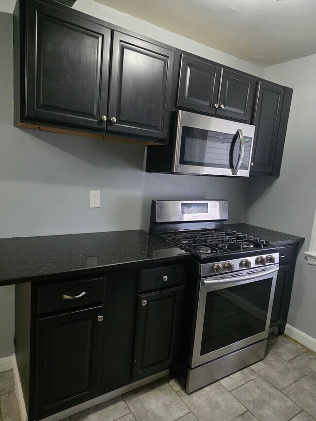 Comer en la cocina - 331 Union Ave