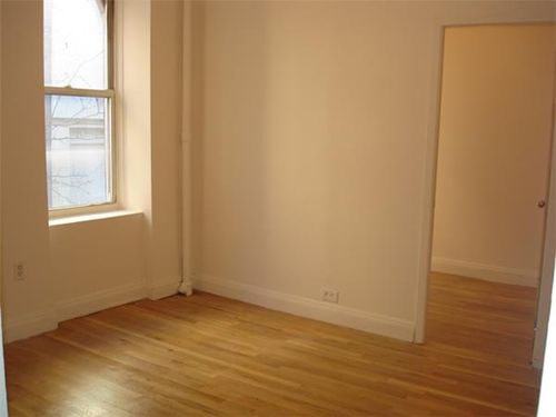 Primary Photo - 134 Thompson St
