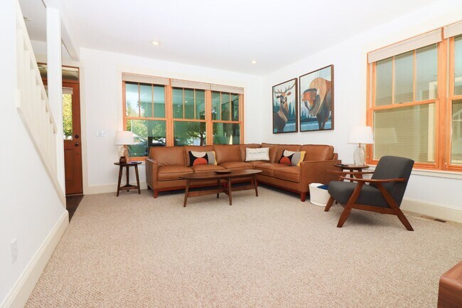 Foto del edificio - Fully Furnished home in Sisters Oregon